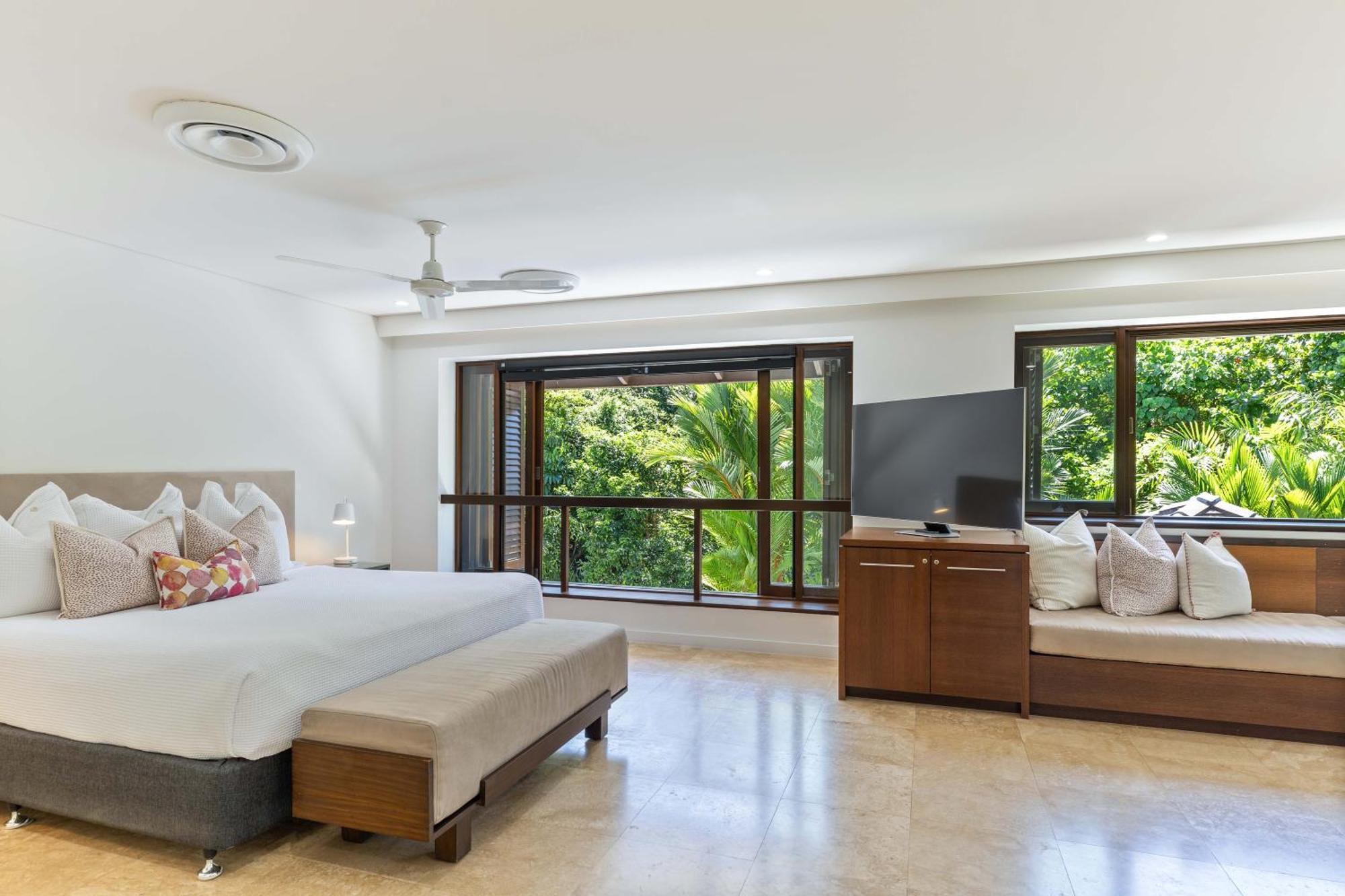 Seascape Holidays At Seascape Temple Port Douglas Bagian luar foto