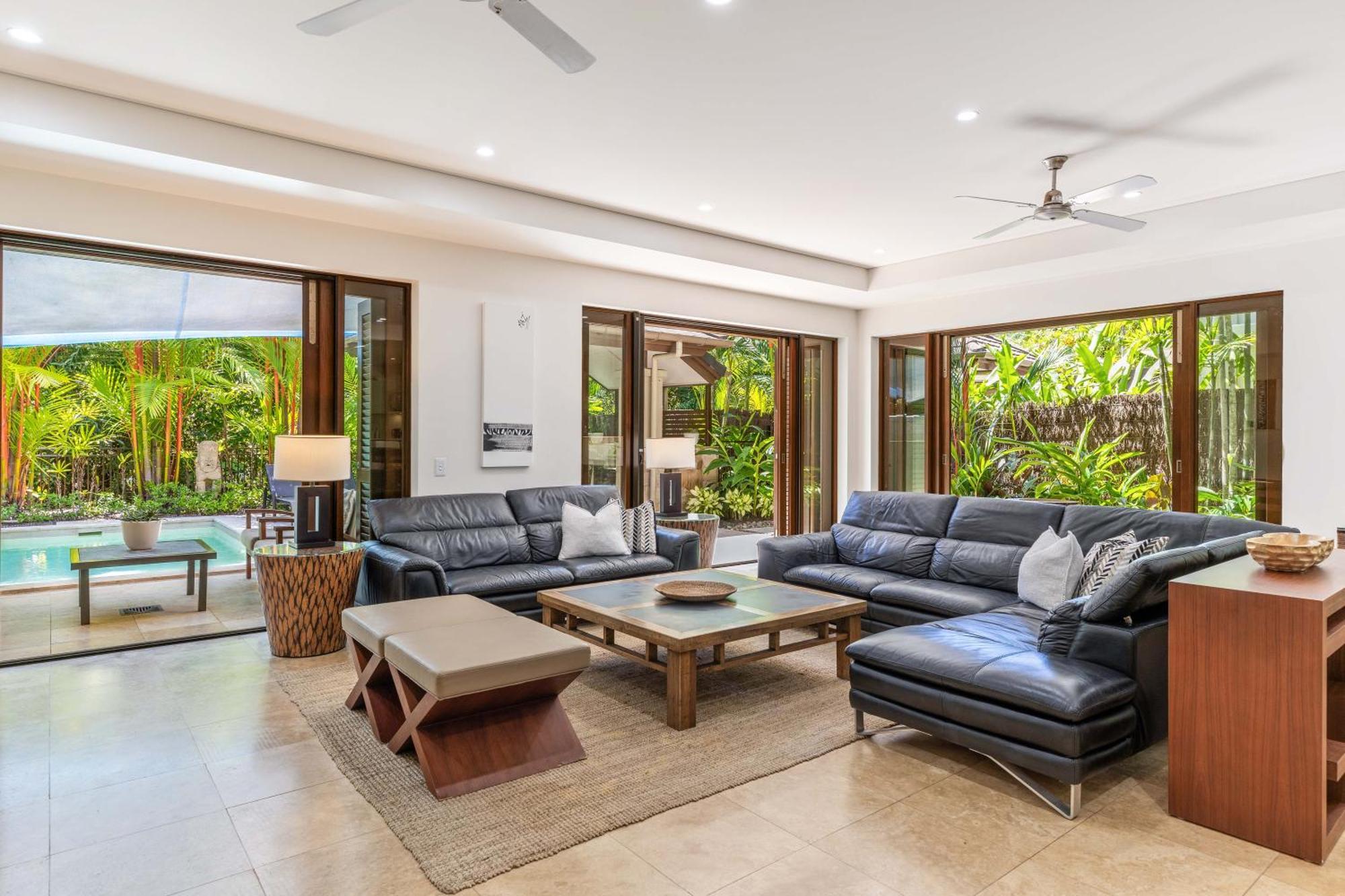 Seascape Holidays At Seascape Temple Port Douglas Bagian luar foto
